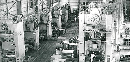 1975年(昭和50年) 大型プレス工場の新設(亀山)