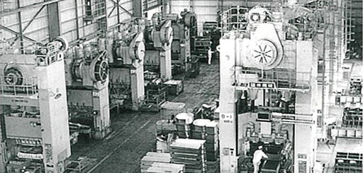 Establishment of new plant with large pressing machine in 1975 (Kameyama Factory)